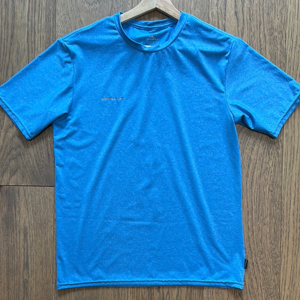 O'Neill Vibrant Blue Short Sleeve Tee Rashguard Size Small 
Great Condition